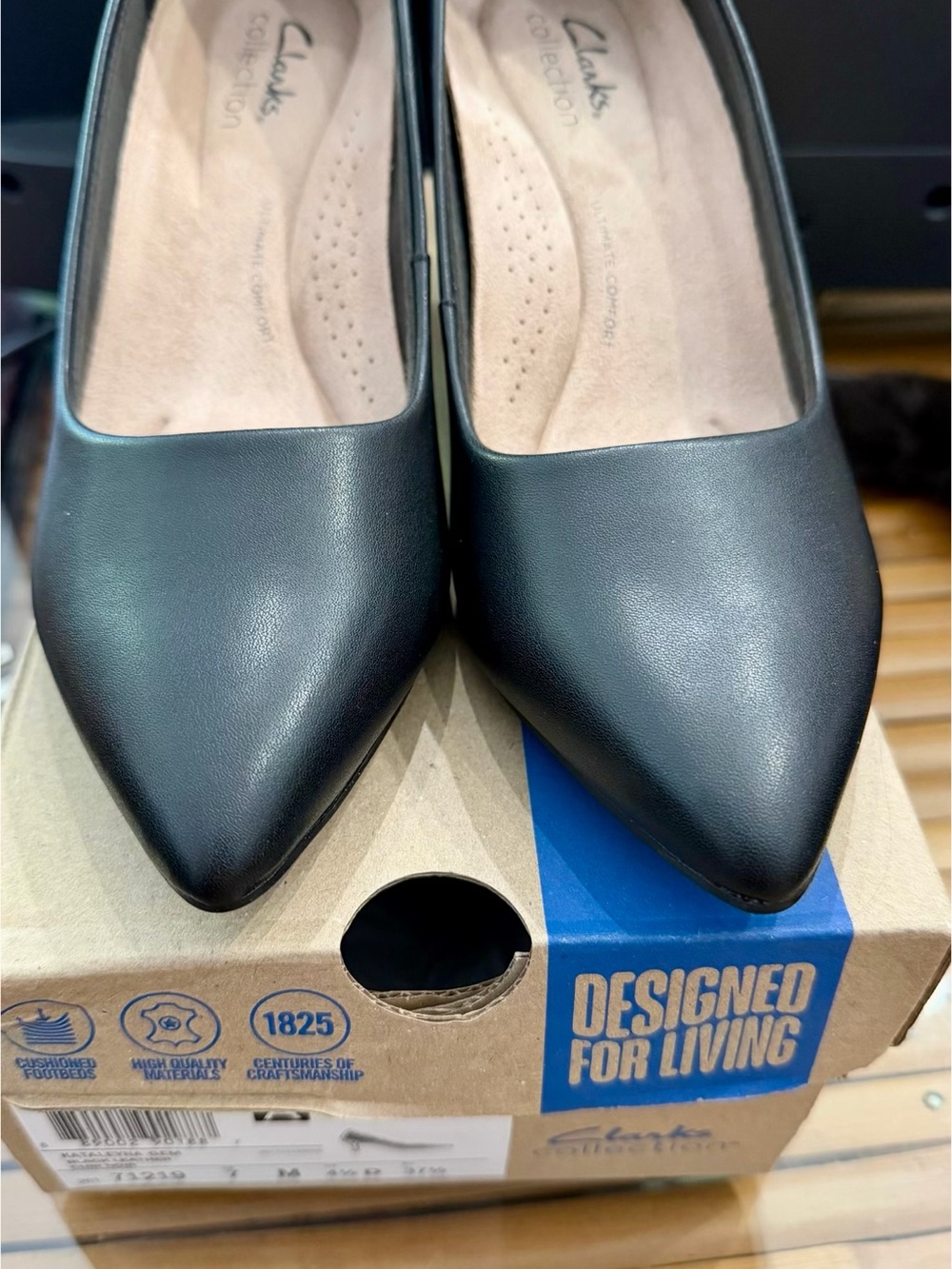 NWT Clarks Kataleyna Gem Black Leather Pointed Toe Pumps Size 7M – New in Box - Picture 2 of 6
